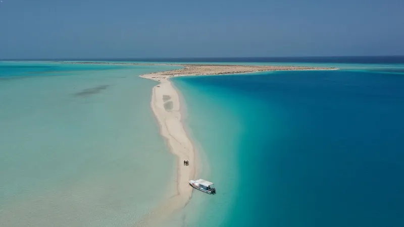 اعتماد مواقع فنادق 4 جزر وأصولها في مشروع البحر الأحمر