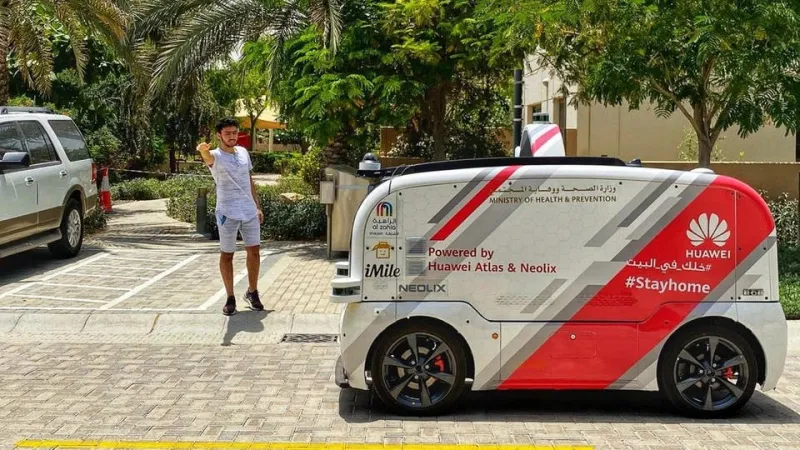 سيارة ذاتية القيادة.. ابتكار جديد لتوزيع الكمامات في الإمارات