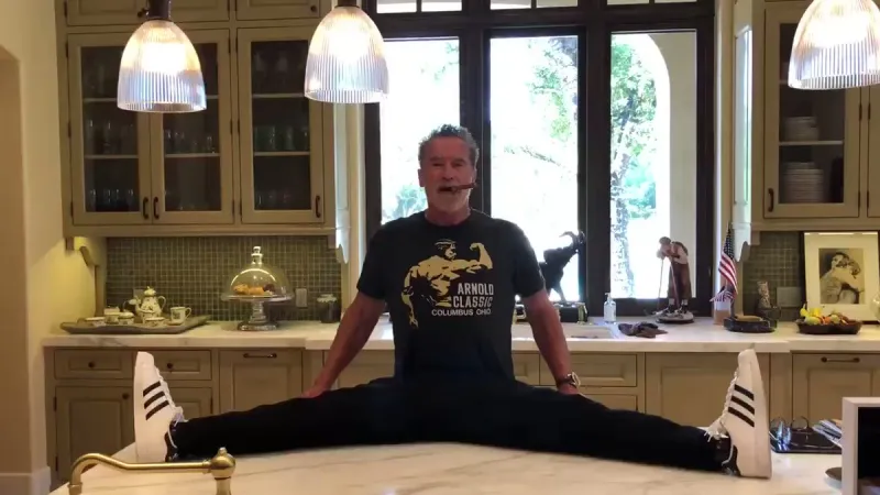 خدعة طريفة لـ«شوارزنيغر» تحصد الملايين من المشاهدات (فيديو)