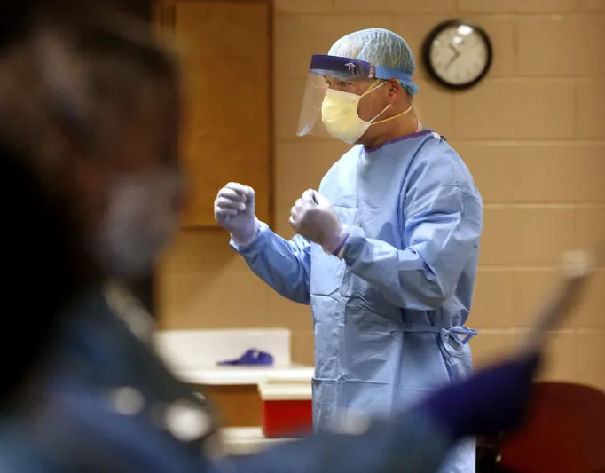 تطور صادم..فيروس كورونا يمكنه دخول الجسم عبر العين!