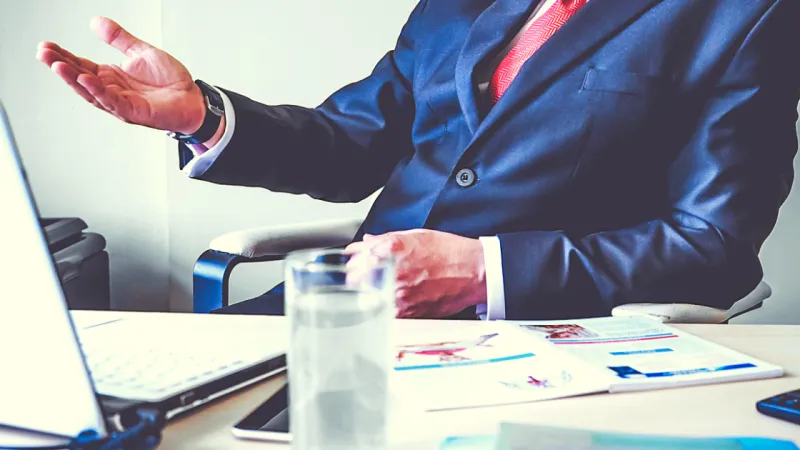  المدير التنفيذي ومكانته في التنظيم | إنفوجراف