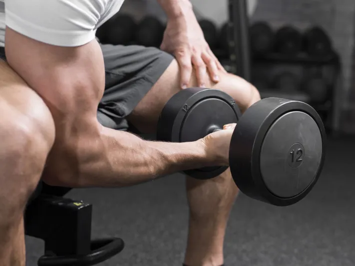 لماذا يجب أن يتحلى كافة الرجال بالقوة الجسدية؟