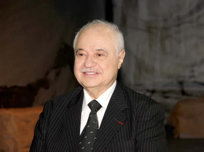  طلال أبو غزالة: الملك سلمان أديب مفوّه يدرك هواجس من يقابلهم.. ودودُ وقريب ودعمني وأنا شابّ.. 