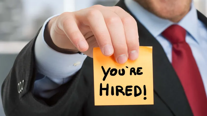 أرباب الأعمال يعتمدون على هذه الطريقة للتوظيف مع إعادة فتح الاقتصاد