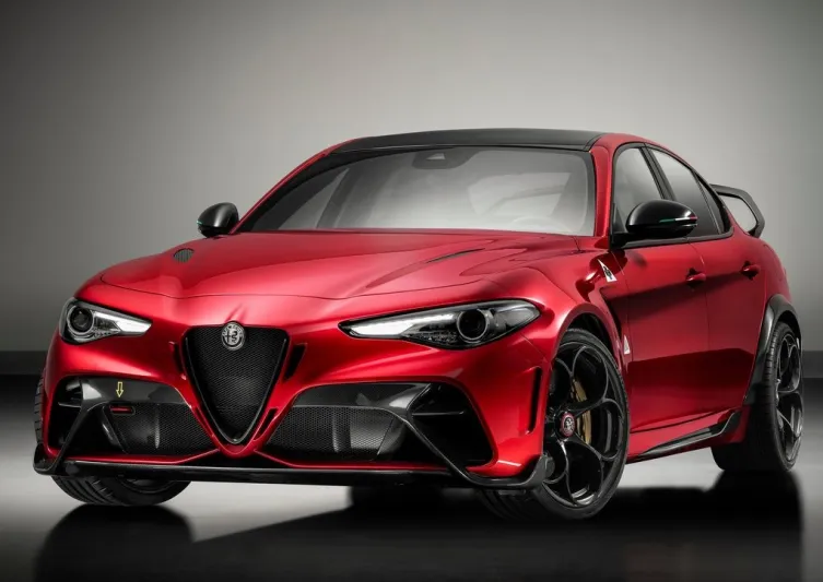 ألفا روميو "2021 Giulia".. التعبير الأقوى عن الأداء والأسلوب الإيطالي المتميز