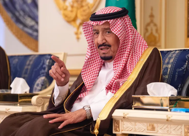 خادم الحرمين الشريفين: أقدر بشكل كبير قضاءكم العيد في بيوتكم ملتزمين بكل وعي ومسؤولية بإجراءات التباعد الاجتماعي