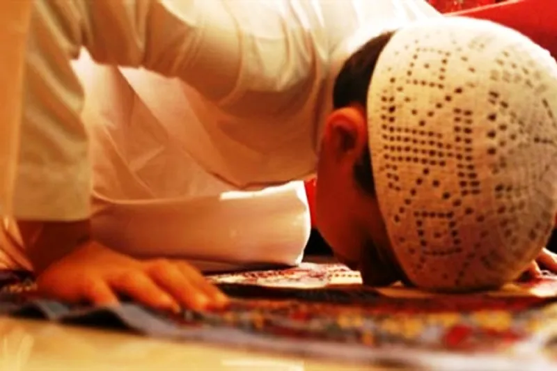 كيفية أداء صلاة عيد الفطر في المنزل (فيديو)