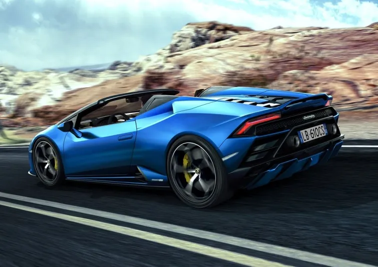 هوراكان إيفو RWD سبايدر 2021 .. عاصفة لامبورجيني الجديدة