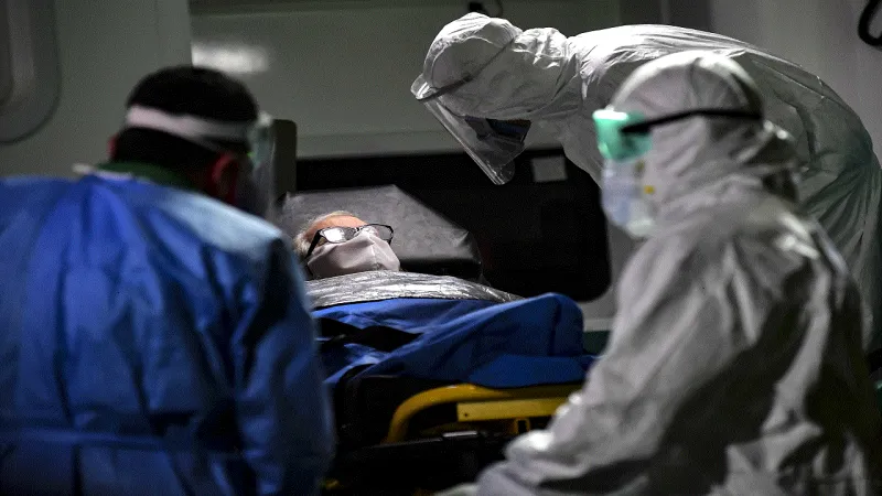 من هم الأكثر عرضة للإصابة بفيروس كورونا؟