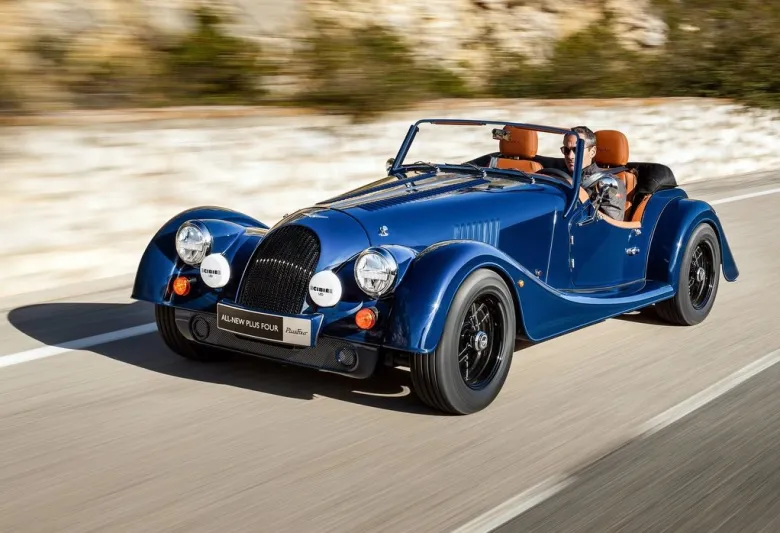 التصميم الكلاسيكي الرائع Morgan Plus Four  بتكنولوجيا القرن الحادي والعشرين