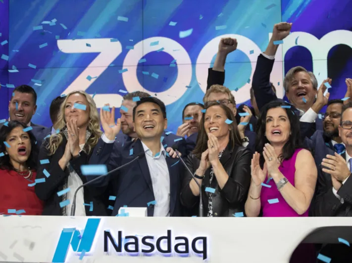 طفرة غير مسبوقة في تاريخها.. كم بلغت قيمة عائدات «Zoom» منذ بداية العام؟