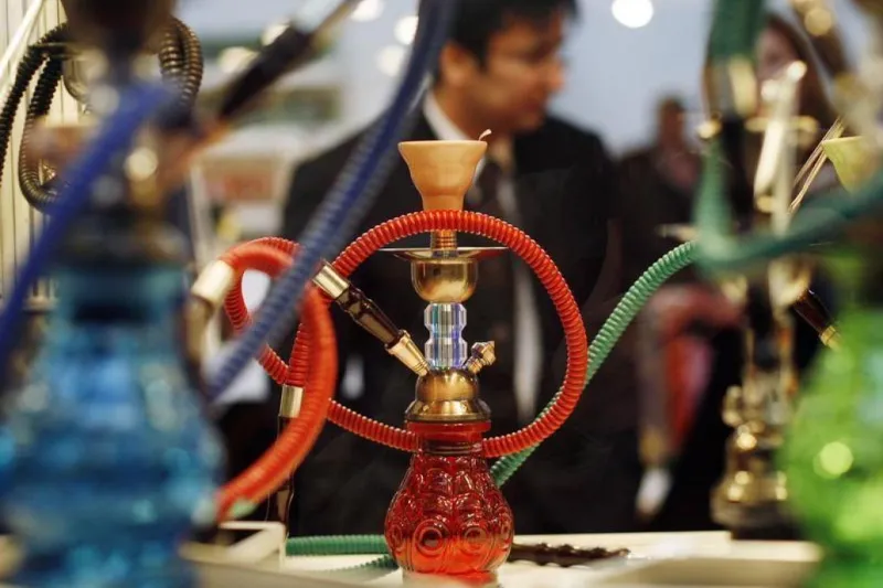 مع تخفيف قيود كورونا..الصحة العالمية توصي بحظر الشيشة