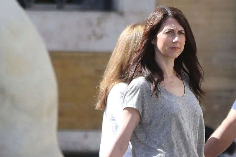 أمازون ترفع «ماكينزي» للمركز الرابع كأغنى امرأة في العالم