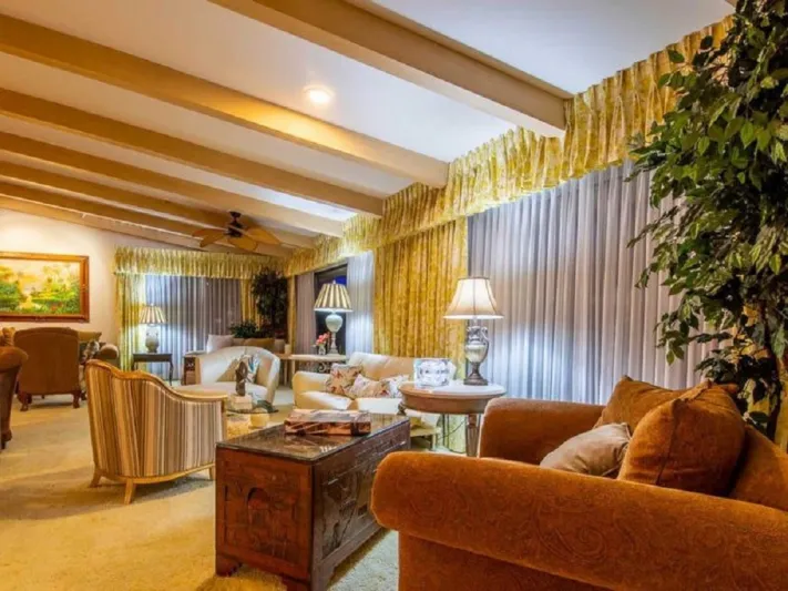 أسفله عالم سري..منزل صغير للبيع مقابل 18 مليون دولار!