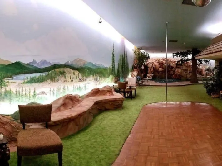 أسفله عالم سري..منزل صغير للبيع مقابل 18 مليون دولار!