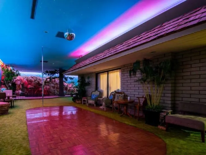 أسفله عالم سري..منزل صغير للبيع مقابل 18 مليون دولار!