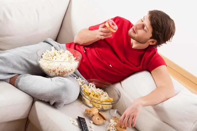 تأثير عكسي..عادات خاطئة تزيد وزنك أثناء الريجيم 