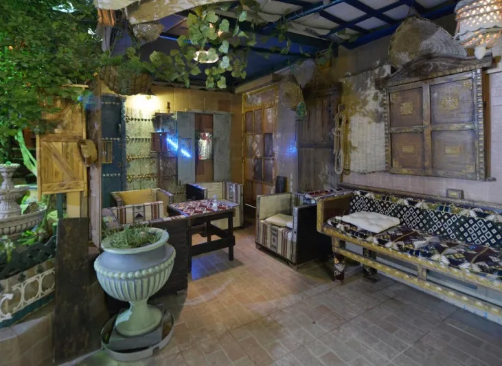 قصة «أبو حليقة» سعودي يهوى النجارة: تعلمتها من والدي «صور» 