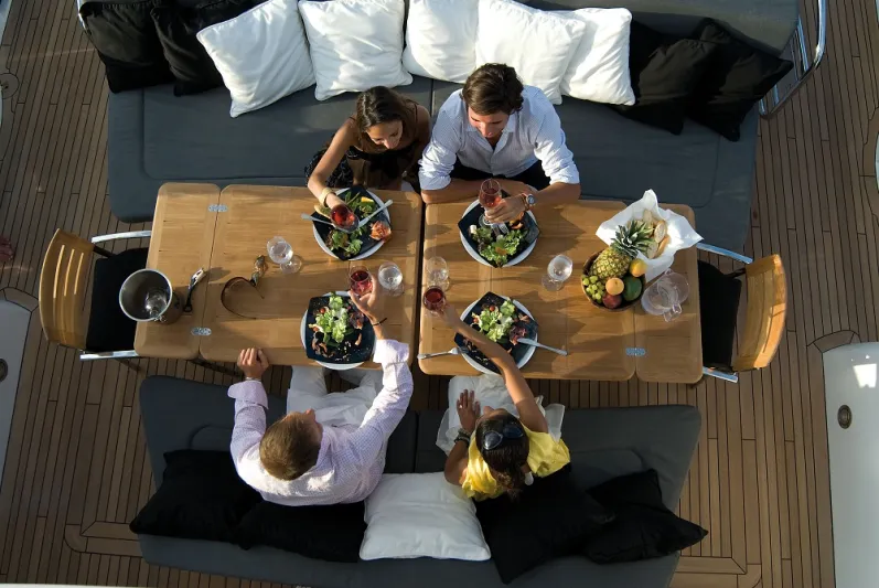 للهروب والعزلة من "كورونا": الأثرياء يلجأون إلى يخوتهم الفاخرة