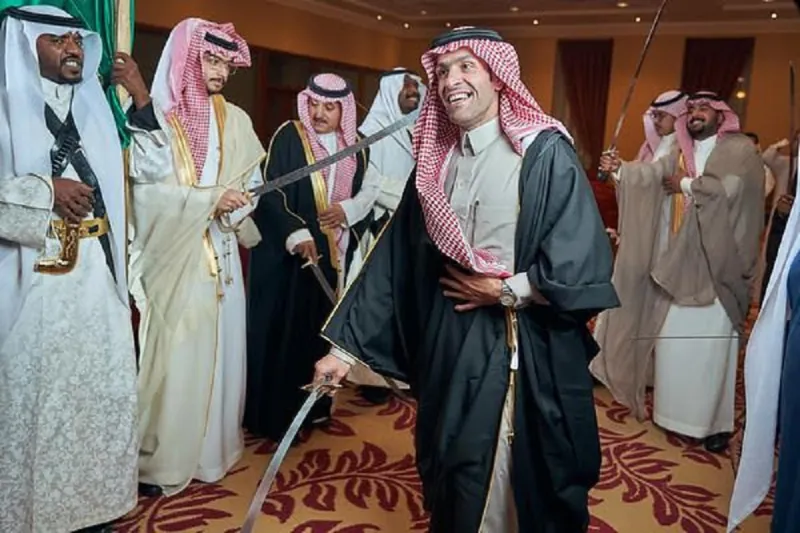 رائد الأعمال حاتم البلوي.. ابن القريات بدأ حارساً في مستشفى وانتهى مديراً في اليونسكو