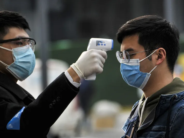  لماذا الرجال المصابون بكورونا أكثر حظاً مقارنه بالنساء؟