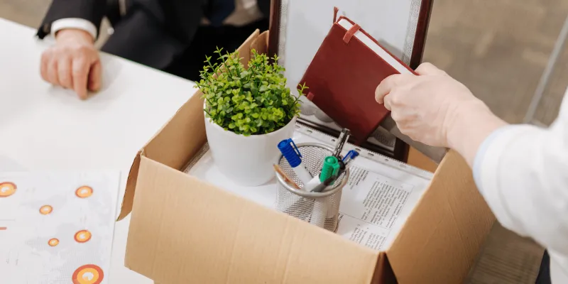 دليل التعامل مع الخسارة: ماذا تفعل بعد تسريحك من العمل؟