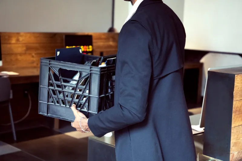 دليل التعامل مع الخسارة: ماذا تفعل بعد تسريحك من العمل؟