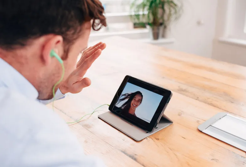 تداعيات كورونا العاطفية .. الحب عند بعد في زمن الجائحة 