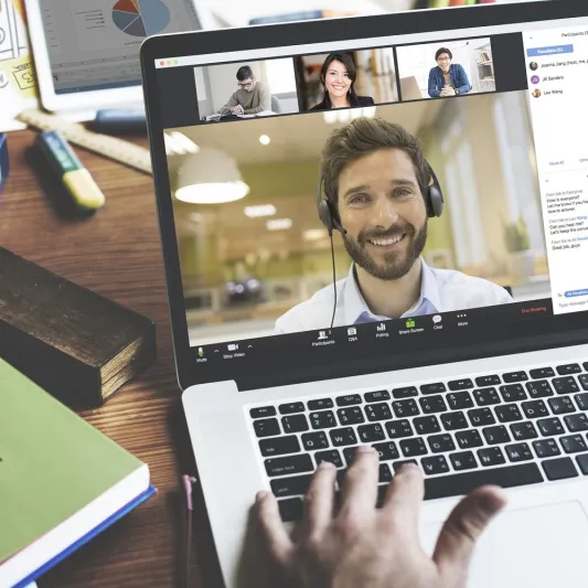 إتيكيت الاجتماعات عن بعد.. ما يجب فعله وما يجدر تجنبه خلال مكالمات الفيديو