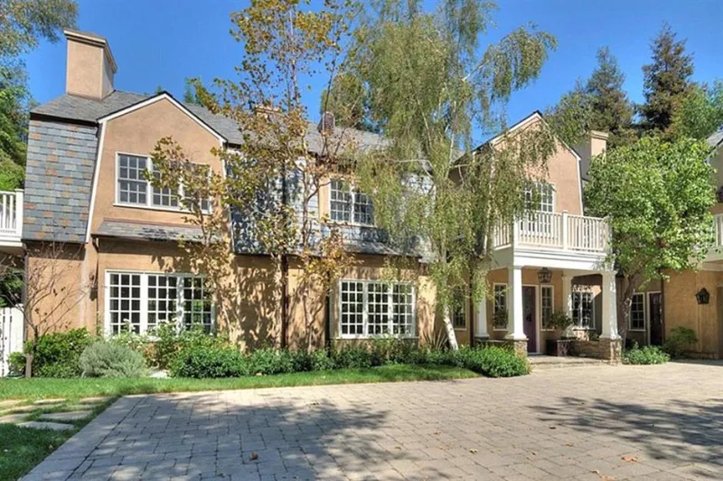 بقيمة 9.5 مليون دولار..شاهد منزل أديل الفاخر بلمسات راقية 