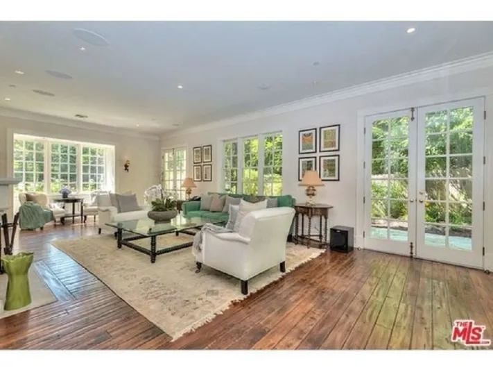 بقيمة 9.5 مليون دولار..شاهد منزل أديل الفاخر بلمسات راقية 