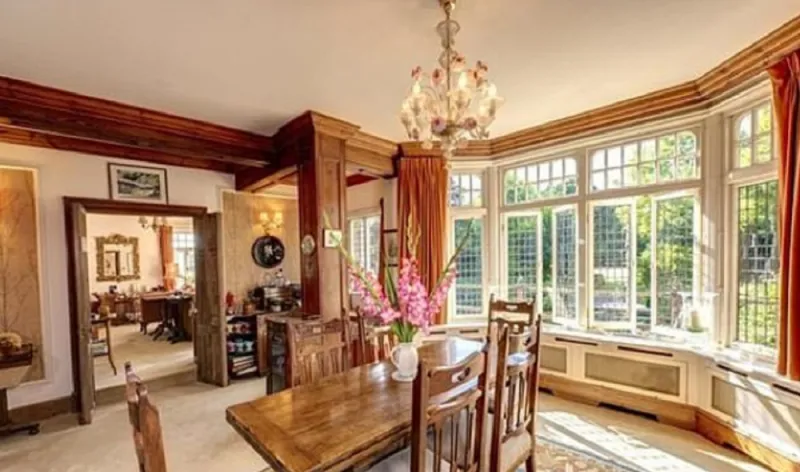 منزل فاخر على ضفاف نهر «تايمز» للبيع مقابل سعر قياسي «فيديو»