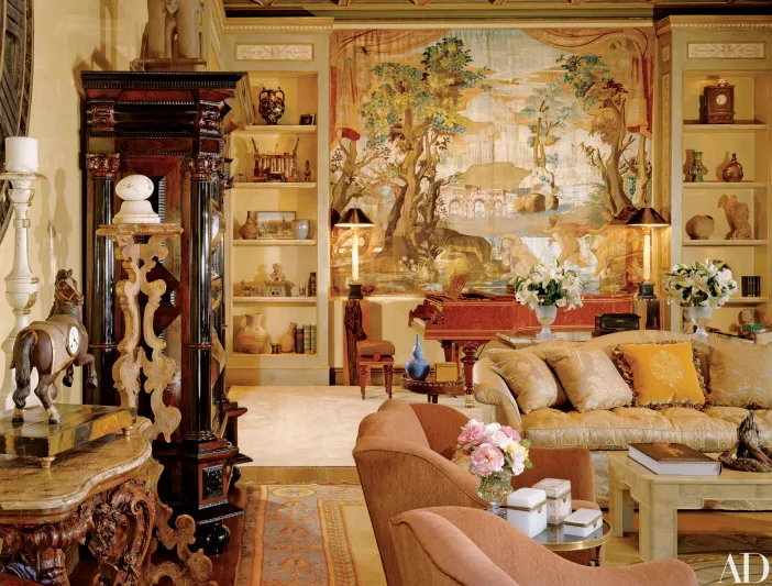 صور| بلمسات كلاسيكية من القرن الثامن عشر..جولة داخل قصر المغني ليونيل ريتشى 