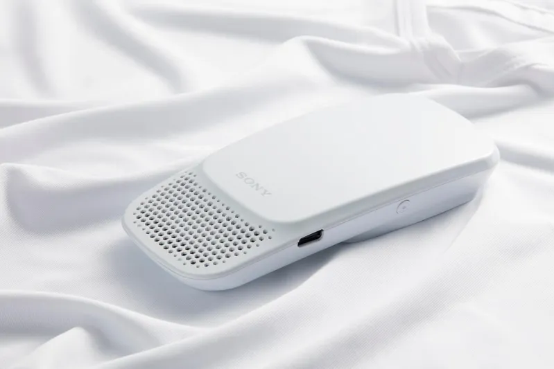 «Reon Pocket».. أول جهاز تبريد قابل للارتداء في العالم «فيديو»