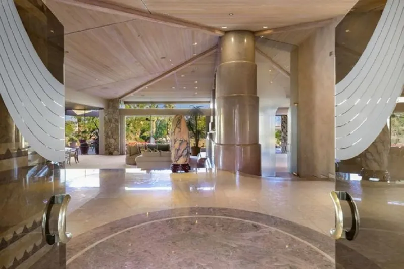 قصر تاريخي فاخر بكاليفورنيا للبيع بأقل من سعره الأصلي ! «صور»