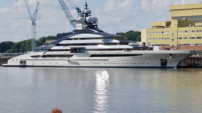  «أوبس».. عملاق جديد ينضم لقائمة أضخم يخوت العالم (فيديو)