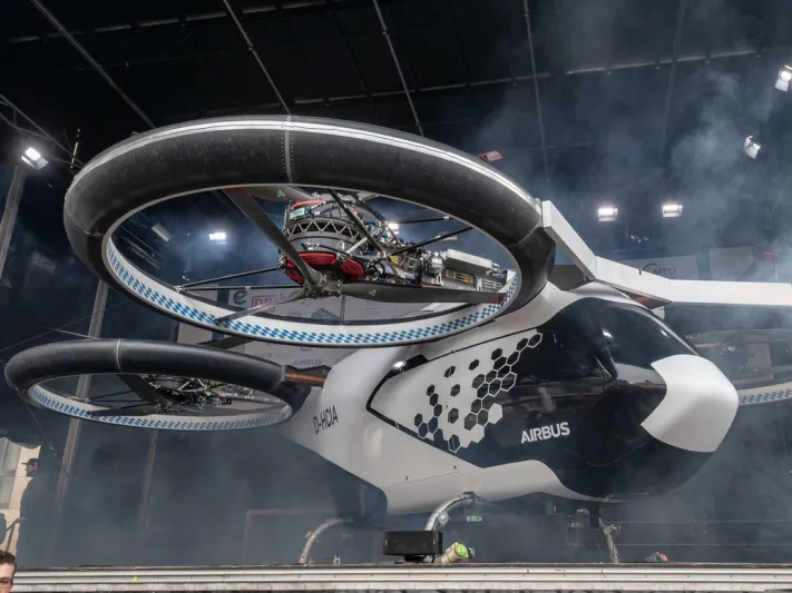 «سيتي إيرباص» يحلق في السماء في رحلة تجريبية (فيديو)