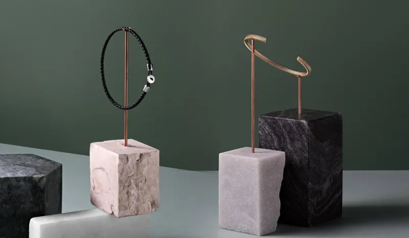 دلل نفسك.. إليك أفضل ماركات الأساور الرجالي