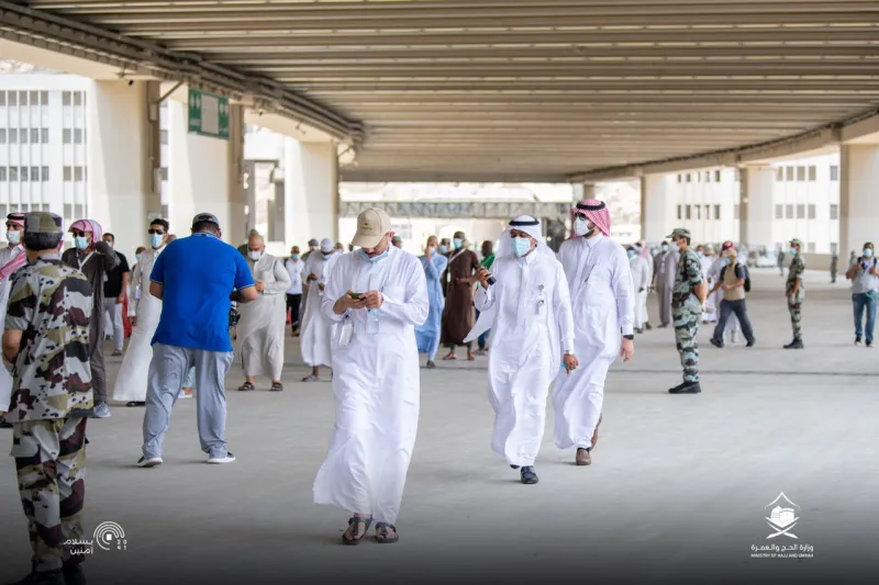 الحجاج يؤدون طواف الوداع بعد الانتهاء من رمي الجمرات