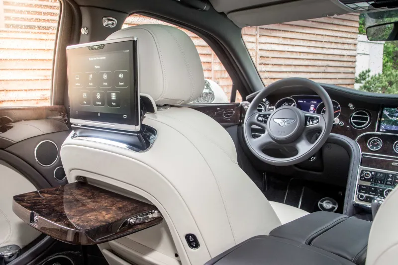 بلمسات رياضية..بنتلي تطلق نسختها الأخيرة من مولسان 6.75 (فيديو)