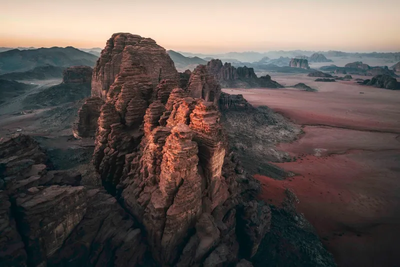 بعد وصول خادم الحرمين للاستجمام..لقطات خلابة من طبيعة «نيوم» الساحرة «صور»