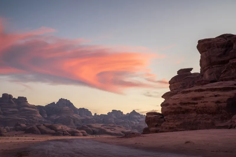 بعد وصول خادم الحرمين للاستجمام..لقطات خلابة من طبيعة «نيوم» الساحرة «صور»