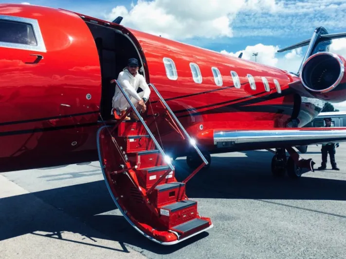 براتب 57 مليون دولار..كيف ينفق « لويس هامليتون» أمواله؟ (فيديو)