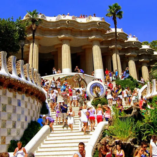 السياحة في برشلونة للشباب والعوائل 2020 .. دليلك في مدينة تنبض بالحياة