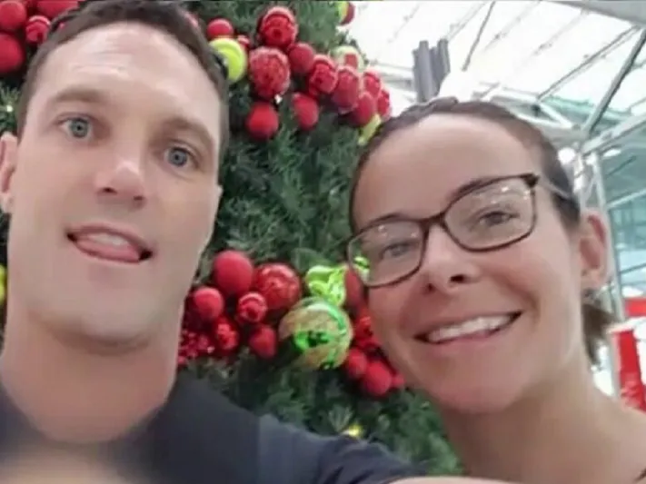  وفاء زوج..صارع قرشًاَ ضخمًا لإنقاذ زوجته من الموت (فيديو)