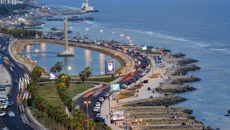 بلمح البصر.. لص يسرق سيارة بأغرب طريقة ممكنة (فيديو)