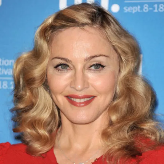 أحدهم شكّل البلياتشو كابوساً له.. أغرب أنواع فوبيا المشاهير