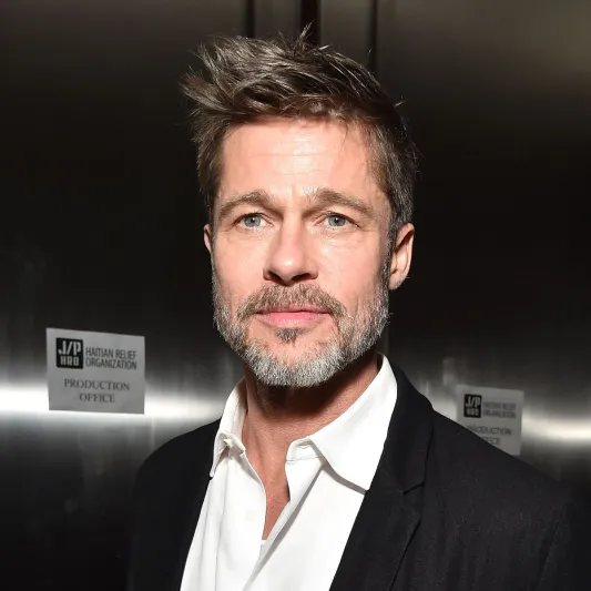 أديل تنافس ممثلة عربية على قلب براد بيت! 