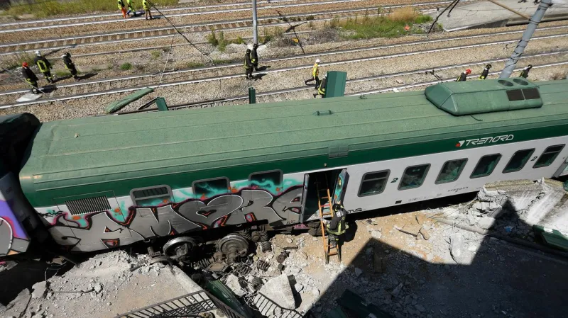 شاهد| مغنٍ يوثّق لحظة وفاته دهساً بالقطار