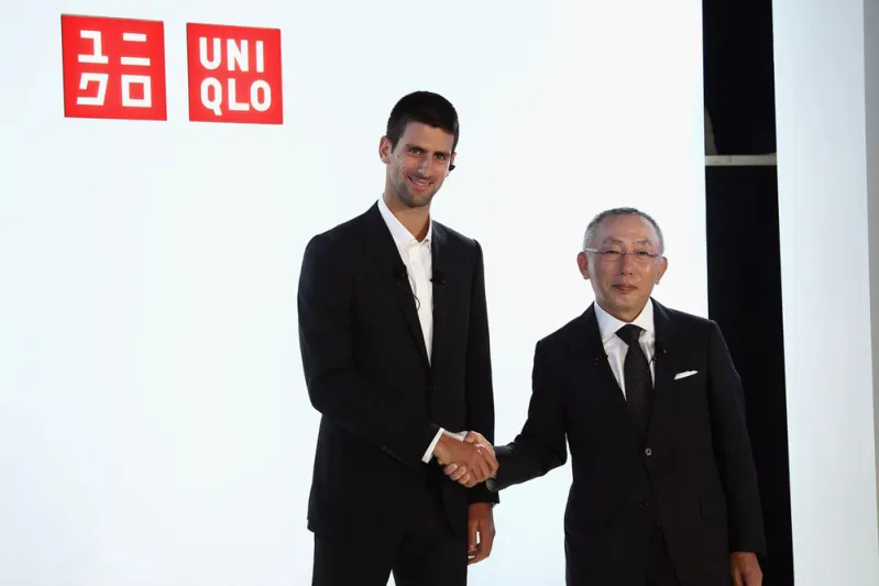 تاداشي ياناي.. الرجل العصامي الذي وظف نجاحه الساحق لخدمة البشرية 